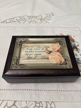 Cottage Garden Musical Jewelry Box.